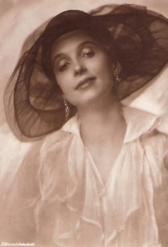 Фрау Ева