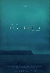 A Um Mar de Distância