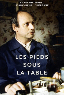 Les pieds sous la table