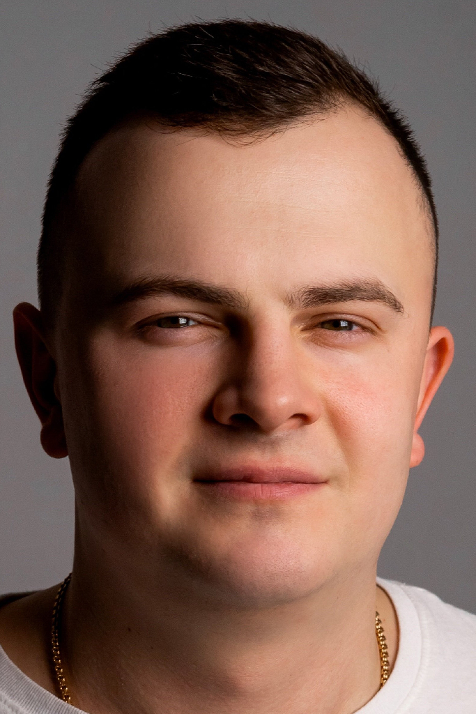 Леонид Поляков