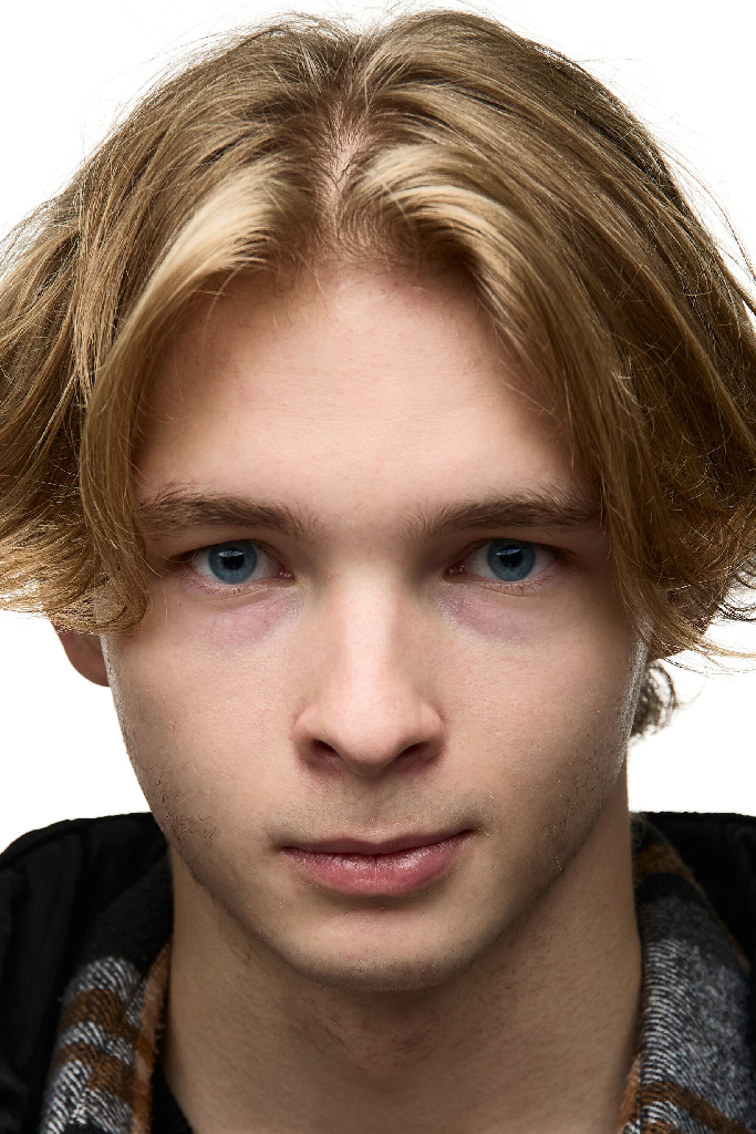 Владислав Захаров