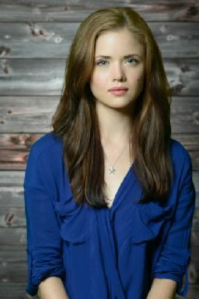 Scarlett James