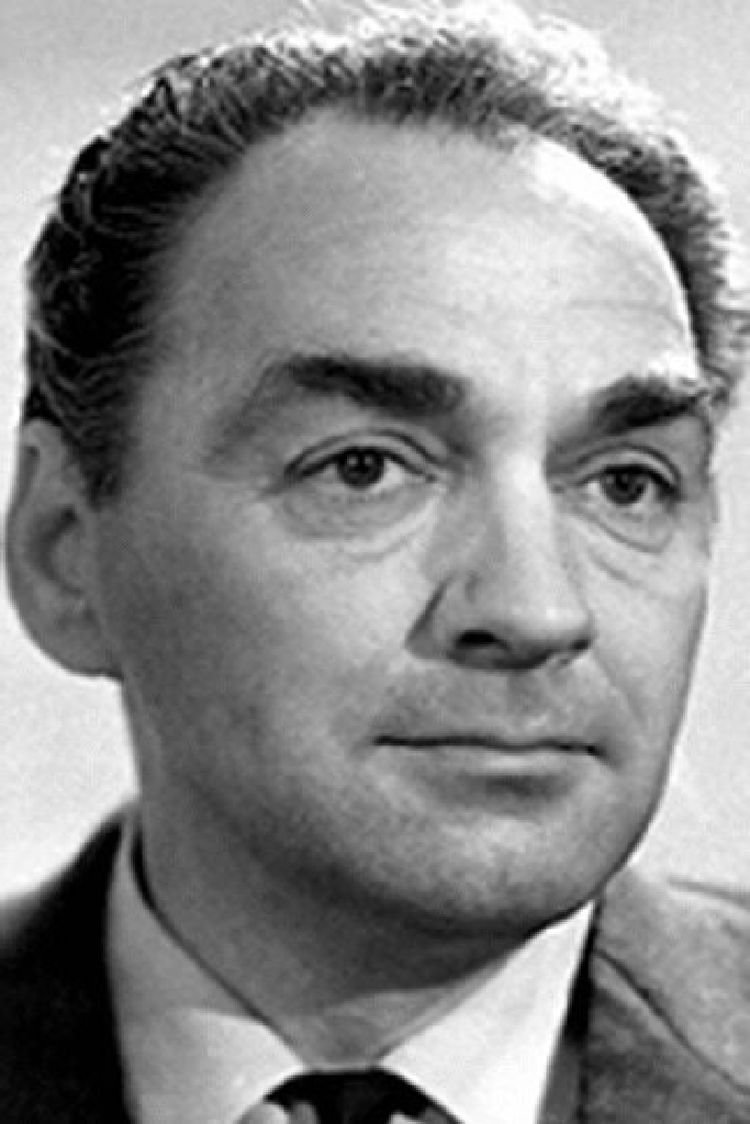 Лев Иванов