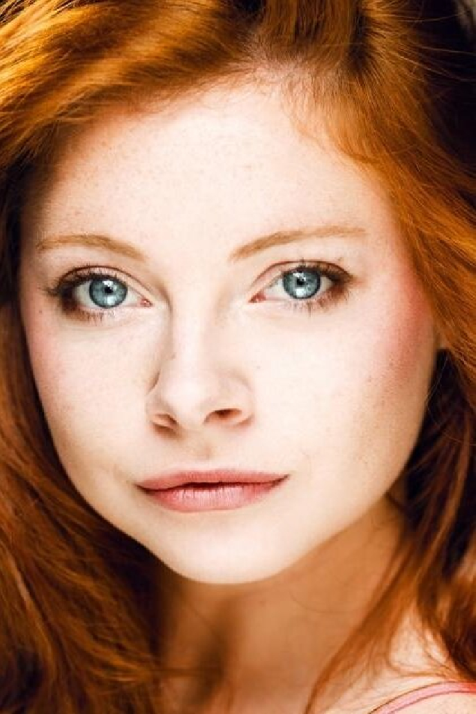 Elena Valentine
