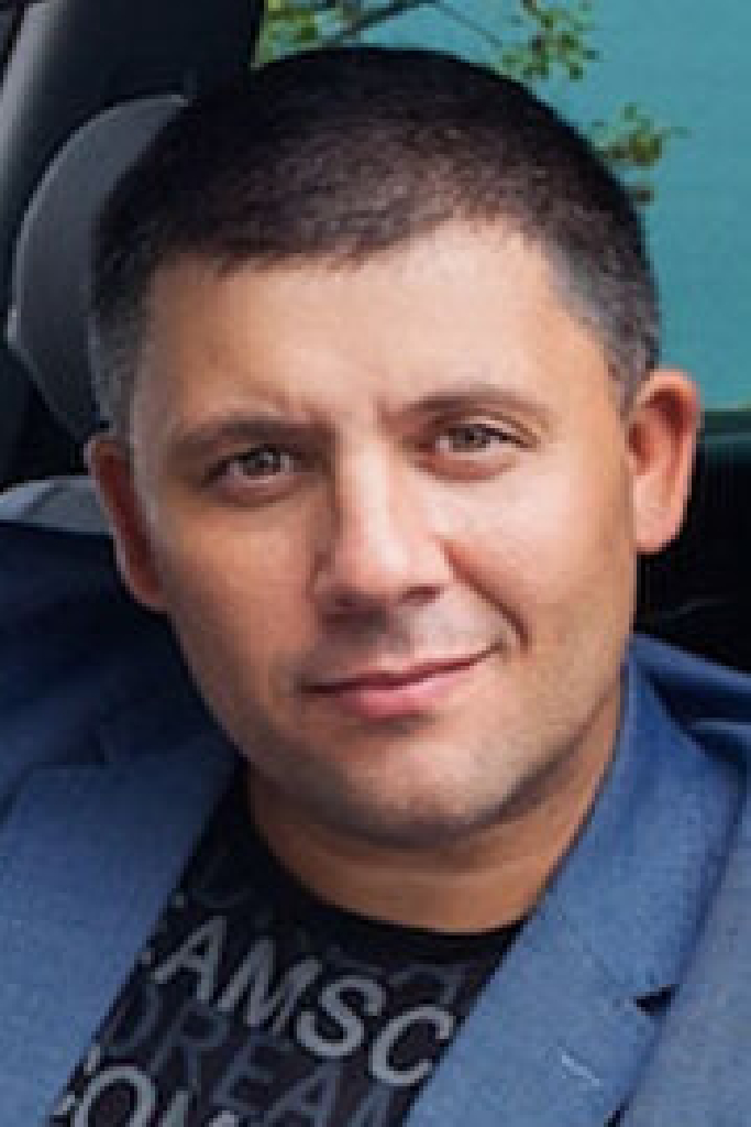Роман Разум
