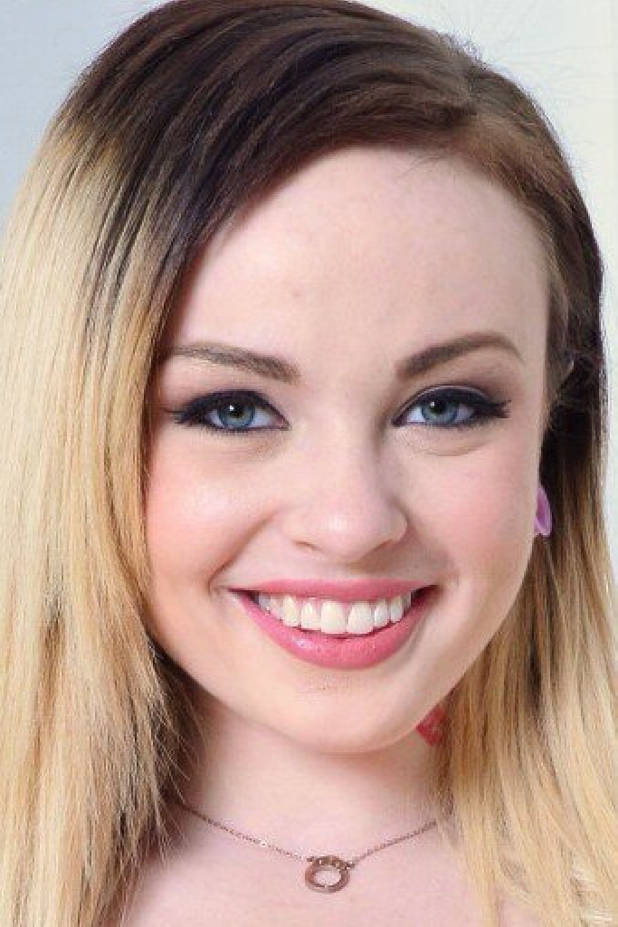 Chloe Carter