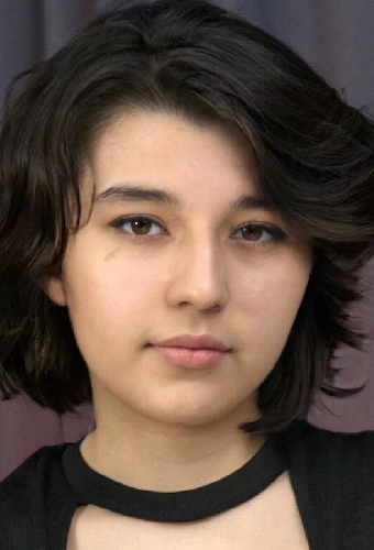 Лола Анварова