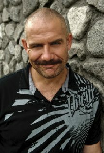 Микал Вега