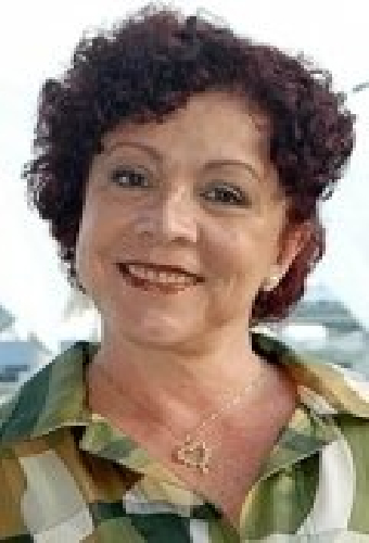Анжела Леал