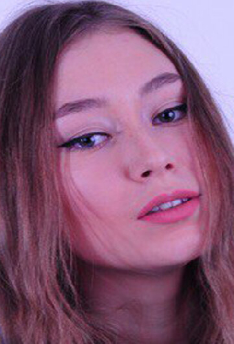 Алина Разумкова