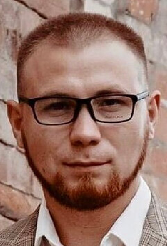 Роман Плотников