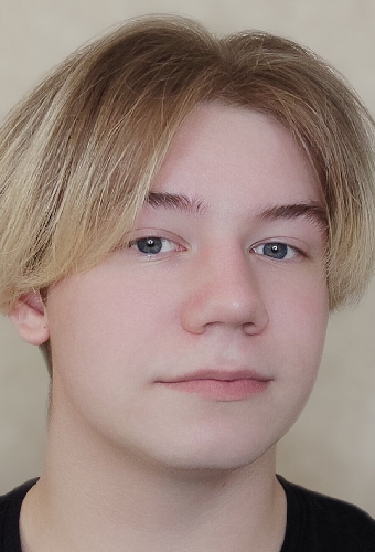 Максим Захаров